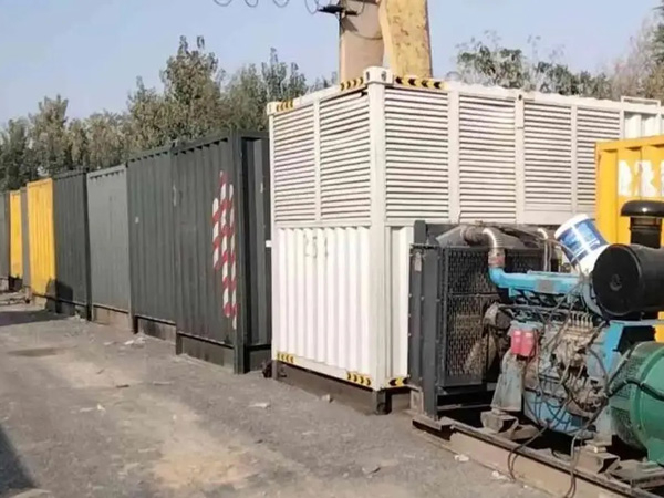 西林200KW柴油发电机机组每小时油耗是多少？